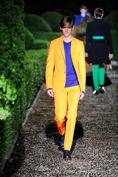 Look 41